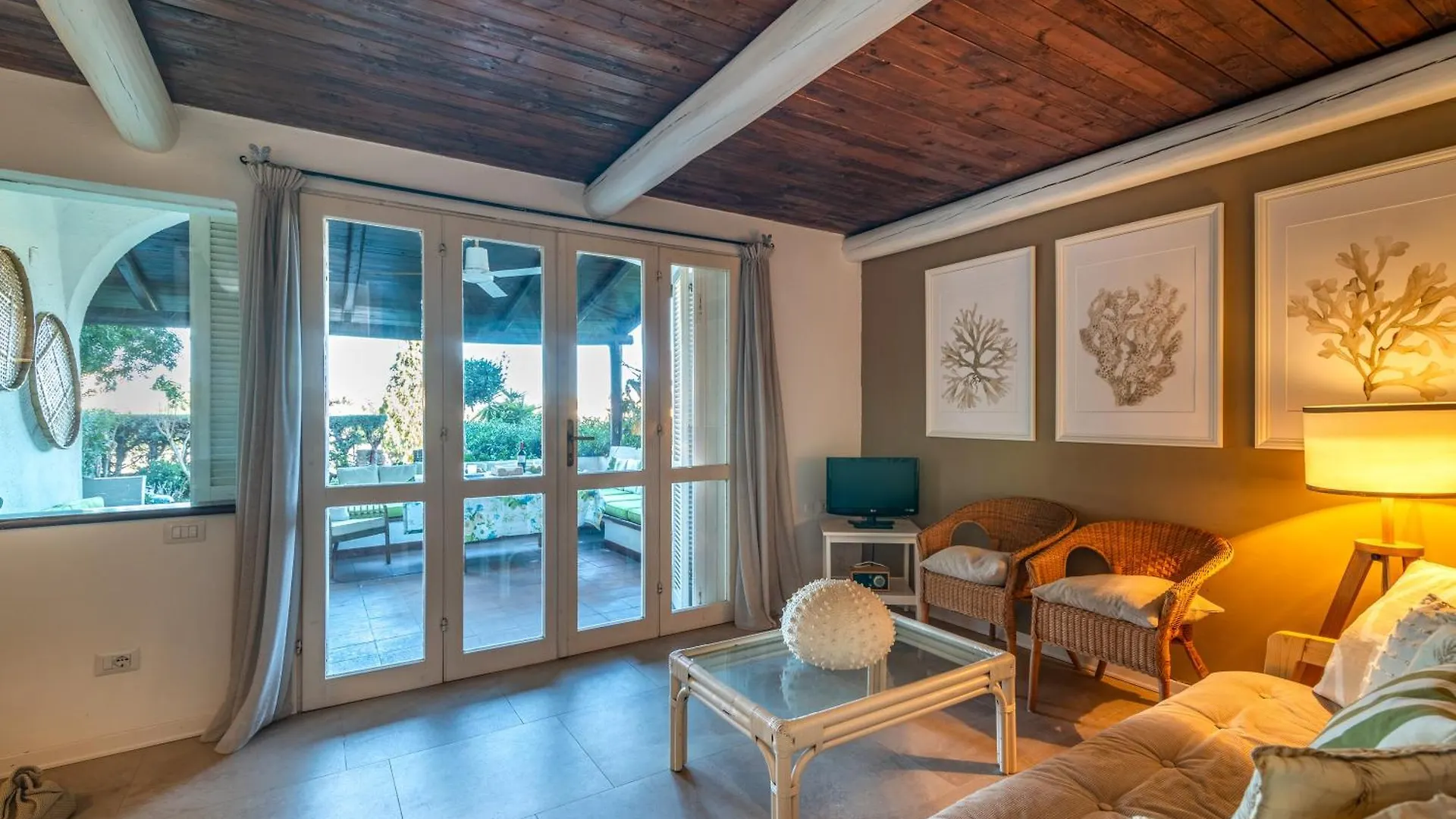 Il Vecchio Faro Vale 150M From The Beach - Happy Rentals بورتو سان باولو 0*,  إيطاليا