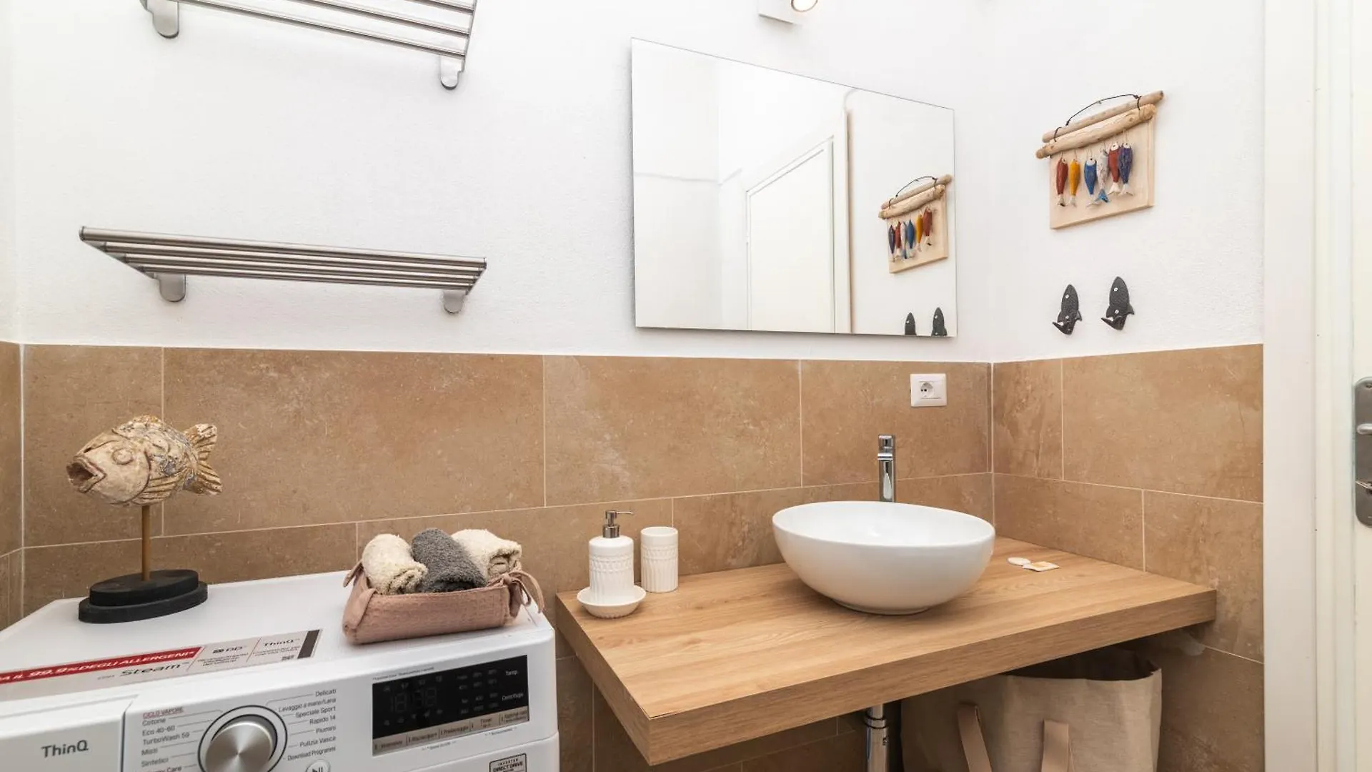 Il Vecchio Faro Vale 150M From The Beach - Happy Rentals بورتو سان باولو